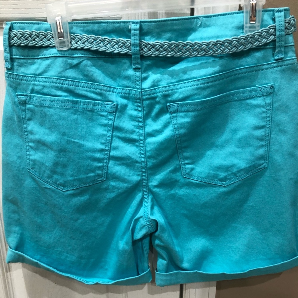 Women’s Lee Riders Shorts - Picture 2 of 3